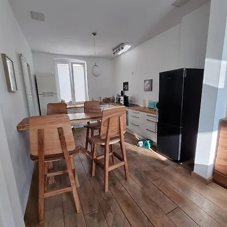 Charl Aparten Si דירה